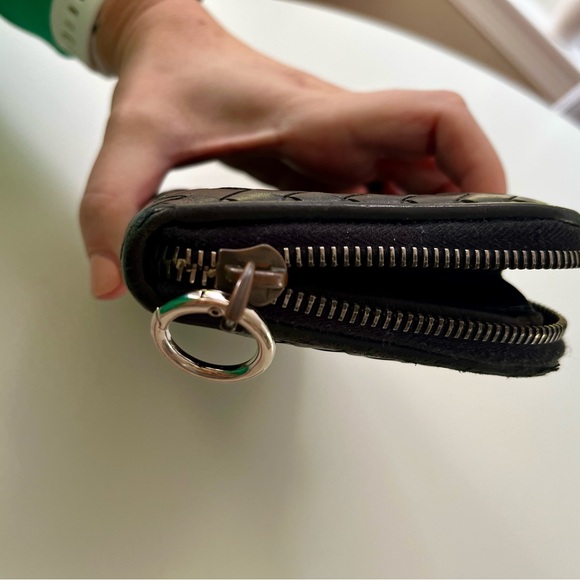 Bottega Veneta Braided Leather Wallet - Project - Picture 7 of 14